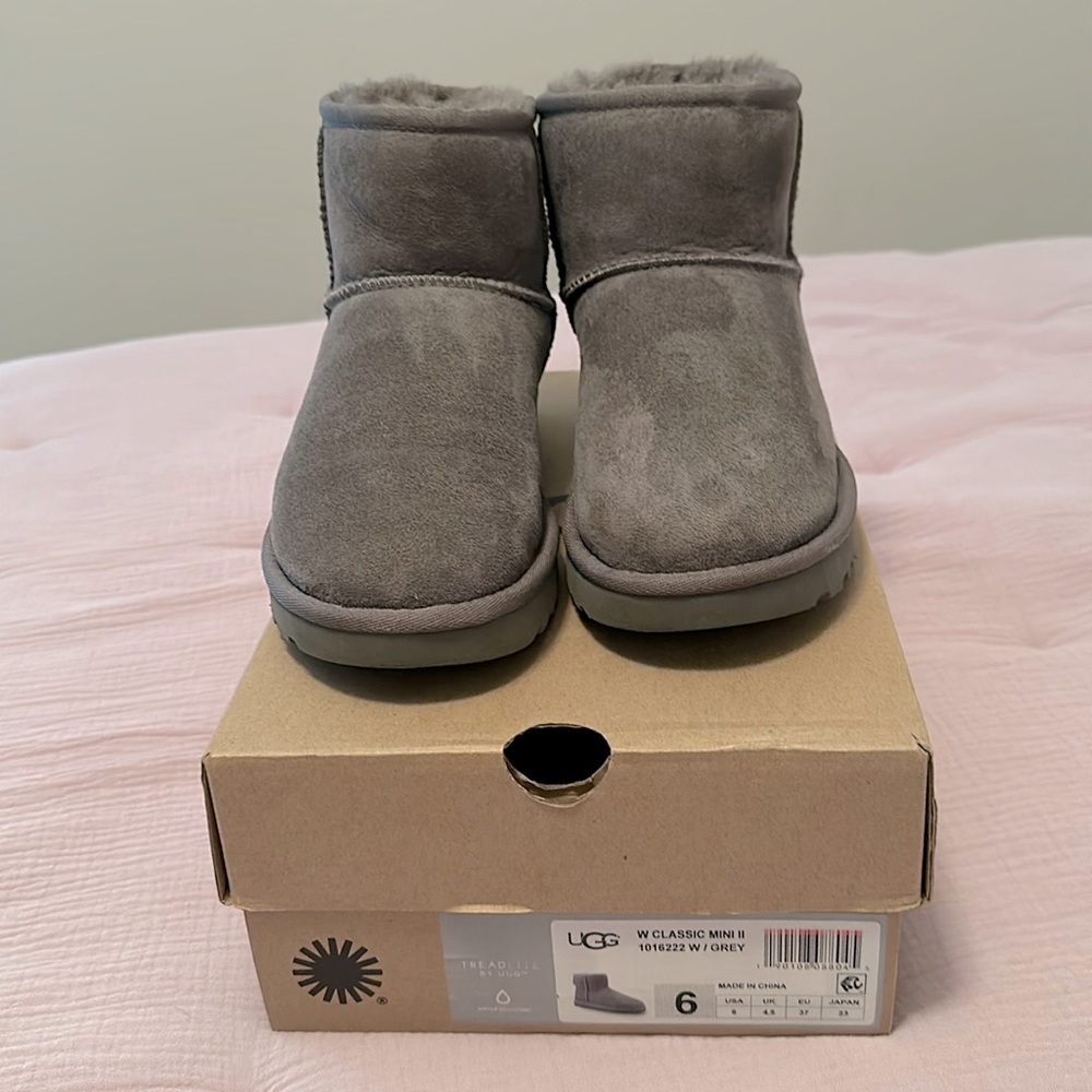 Ugg Classic Mini II